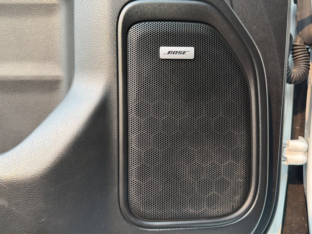 Used 2021 White GMC AT4 image 31