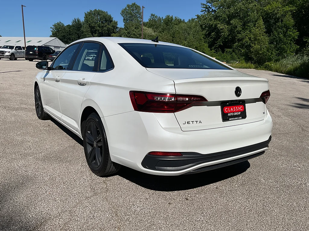 Used 2023 Opal White Pearl Volkswagen 1.5T SE image 7