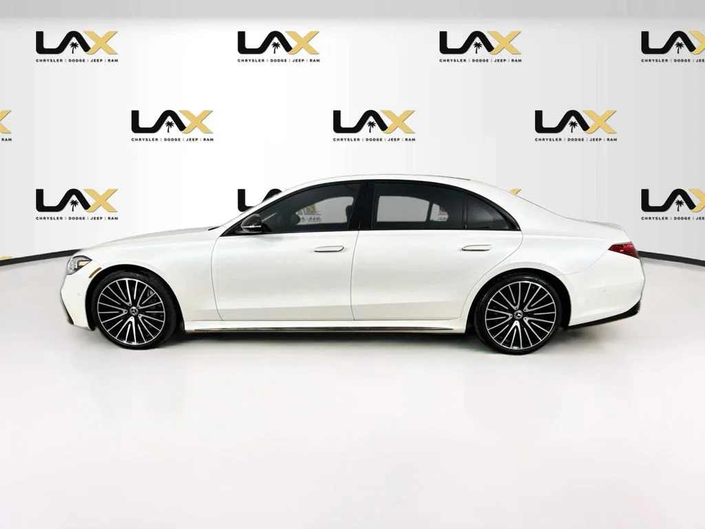 Used 2023 White Mercedes-Benz S 580 image 4