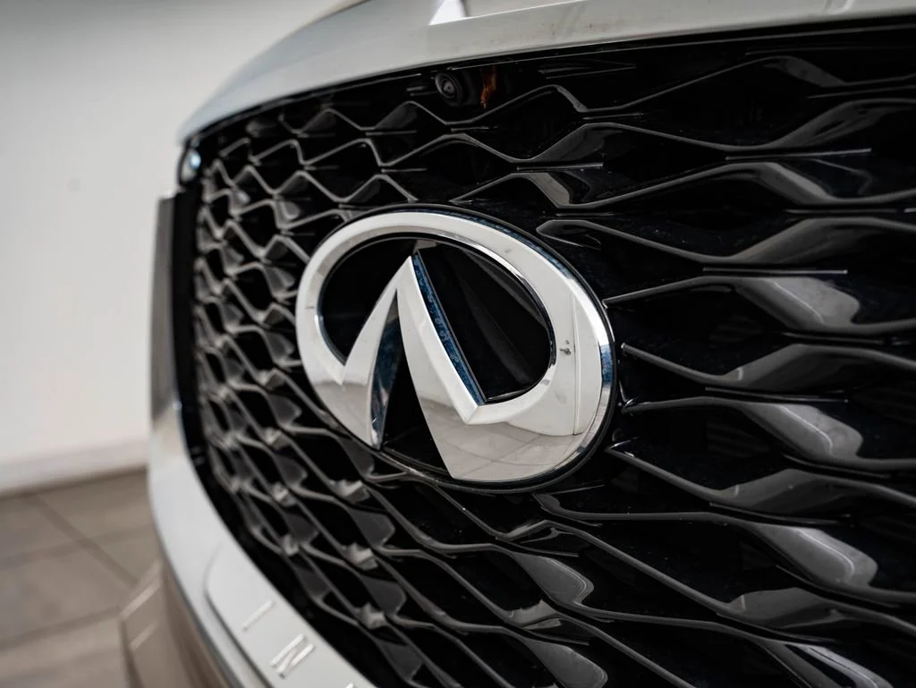 Used 2023 Warm Titanium INFINITI LUXE image 3