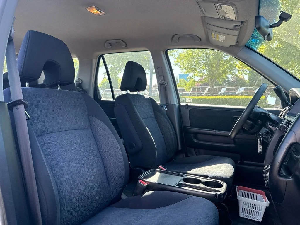 Used 2006 Alabaster Silver Metallic Honda LX image 21