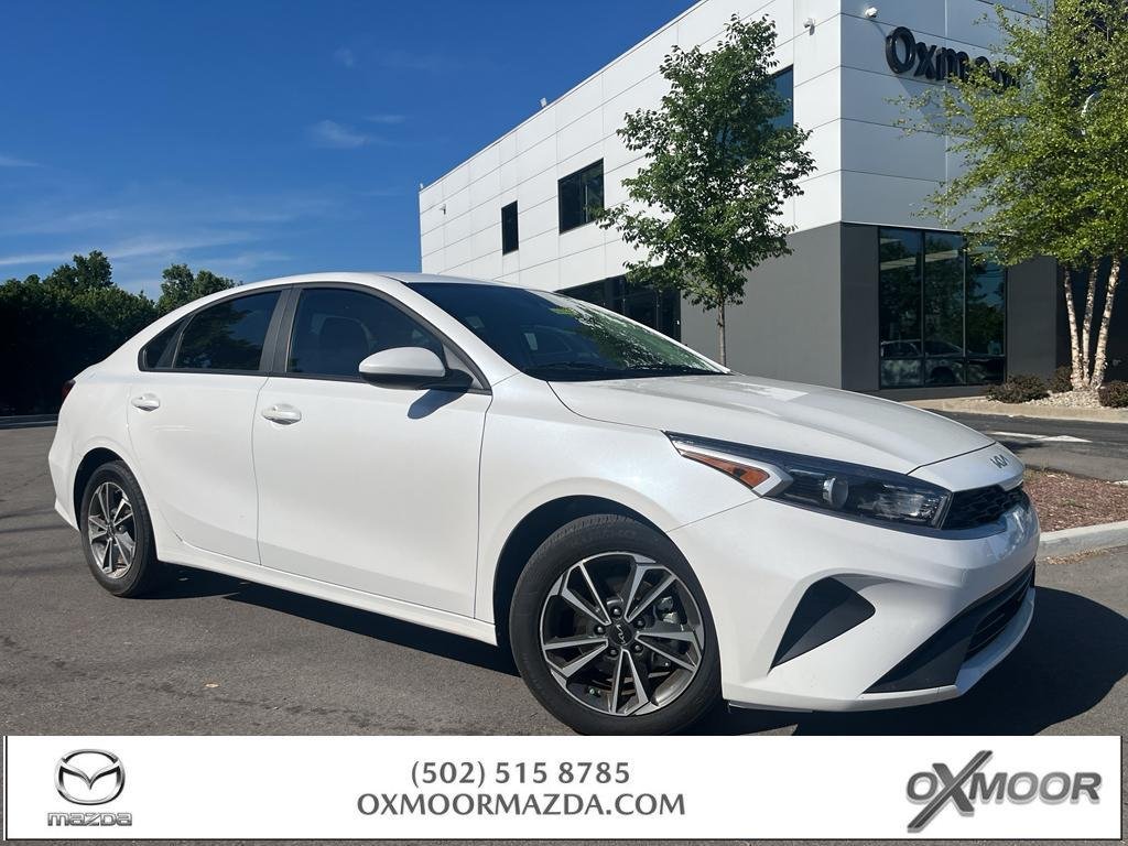 2023 Kia Forte LXS AT's photo