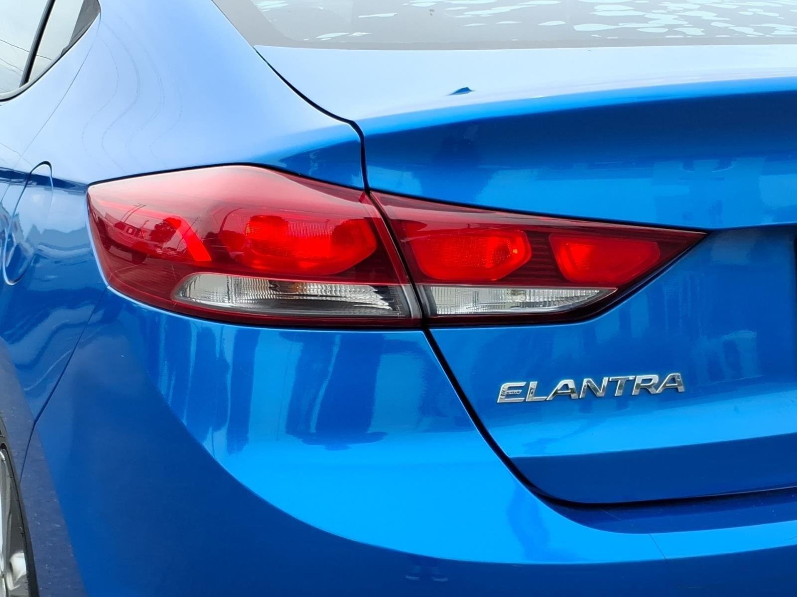Used 2017 Electric Blue Hyundai SE image 16