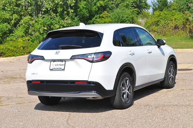 Used 2024  Honda EX-L image 3