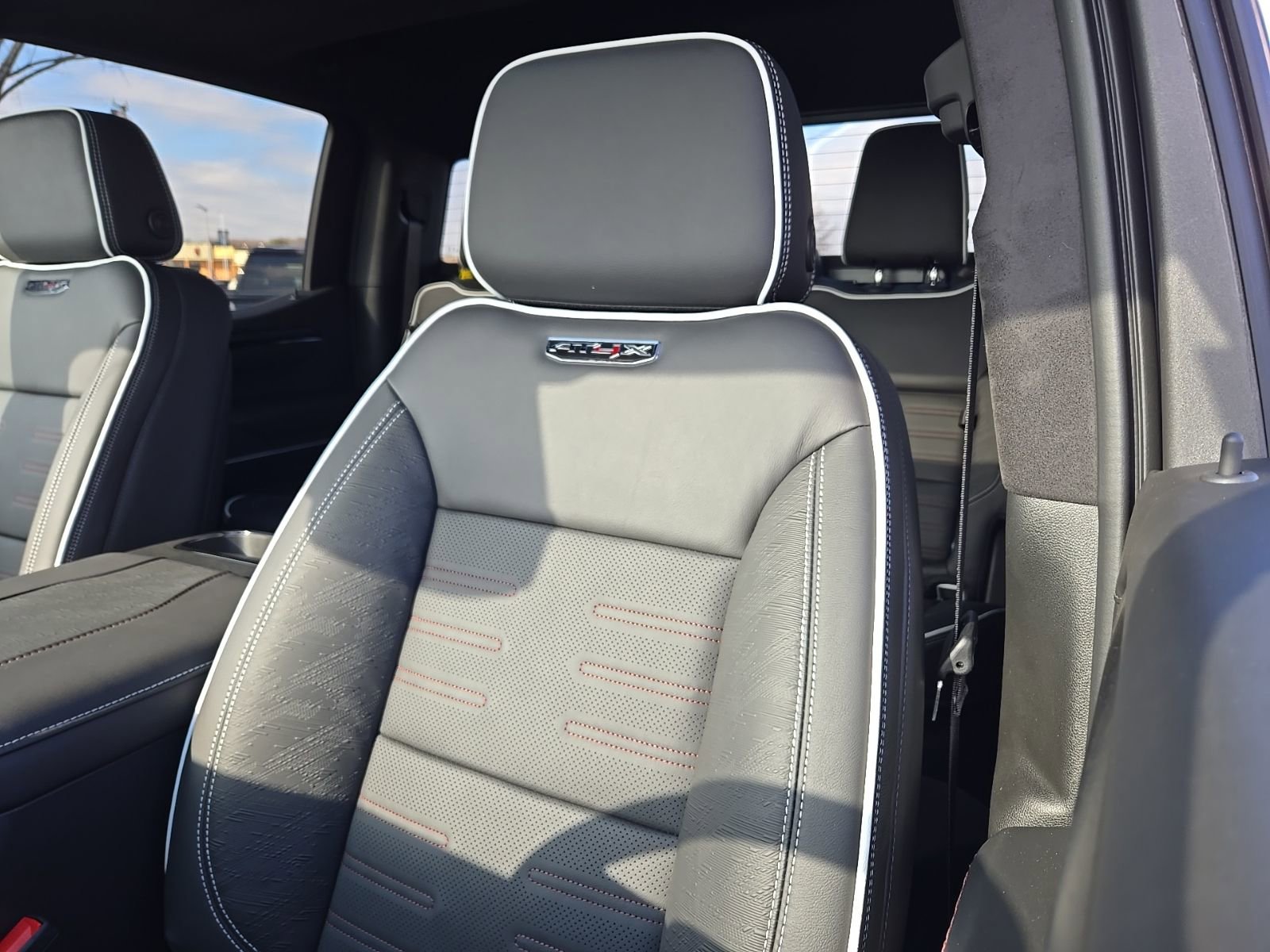 2026 GMC Sierra 1500 AT4X - Photo 24