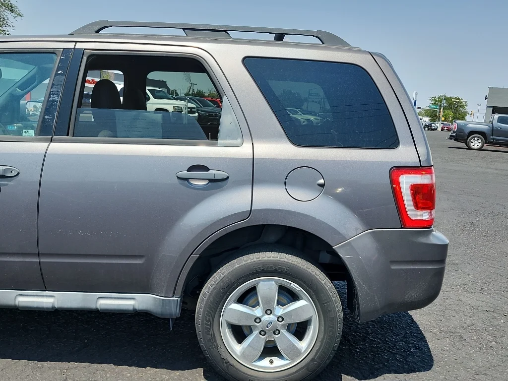 Used 2011 Sterling Gray Metallic Ford XLT image 9