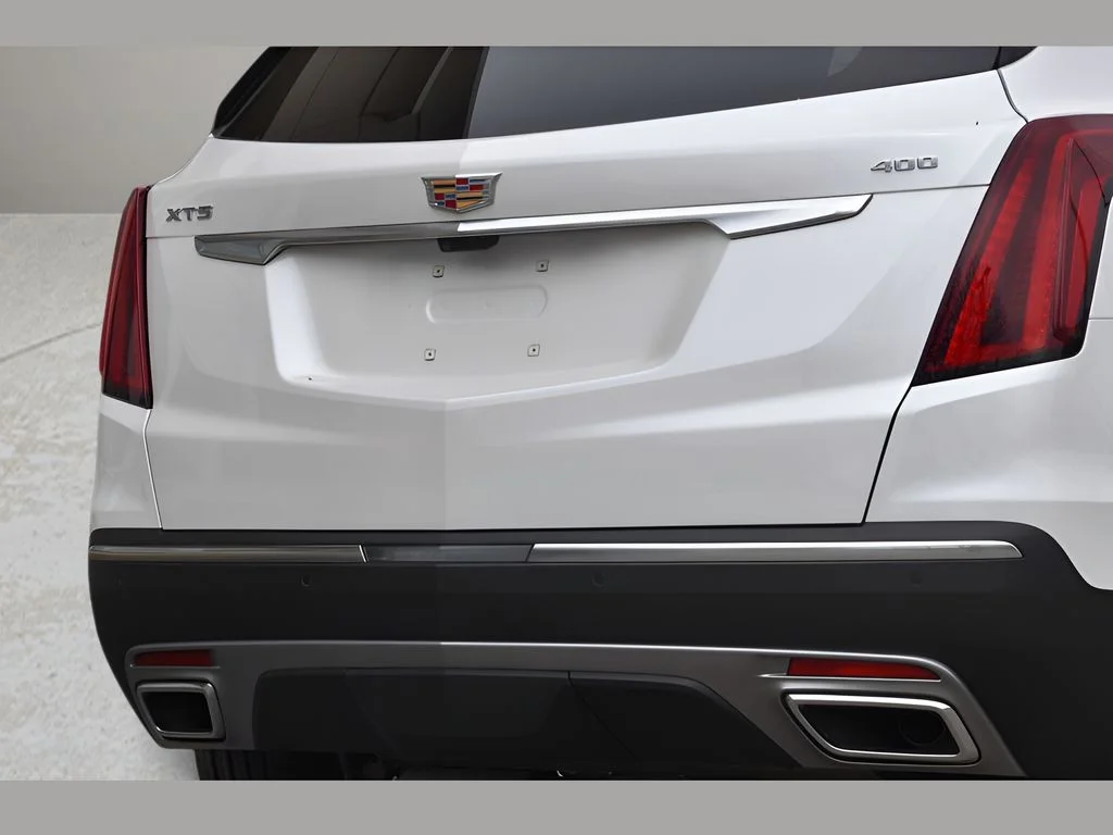 Used 2026 CRYSTAL WHITE TRICOAT Cadillac FWD Premium Luxury image 27