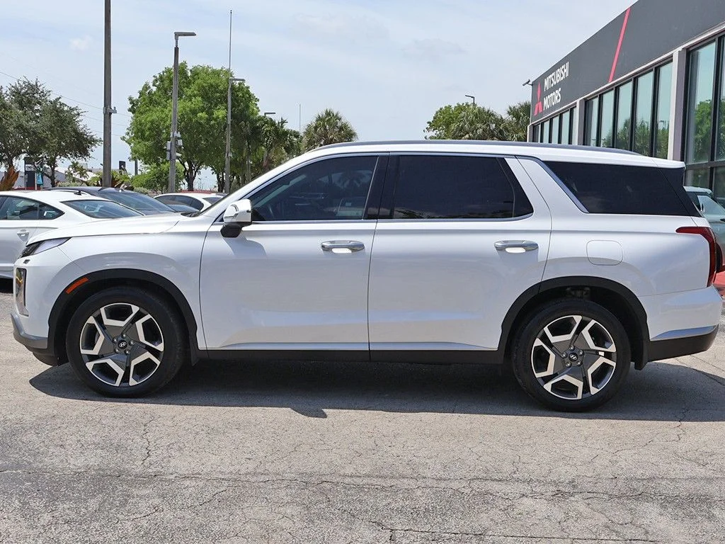 Used 2024 White Hyundai SEL image 18