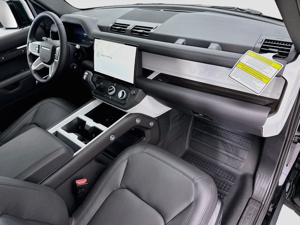 New 2026 Santorini Black Land Rover S image 17