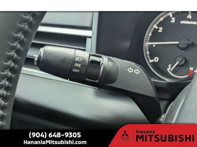 Used 2024 Silver Mitsubishi SE image 28
