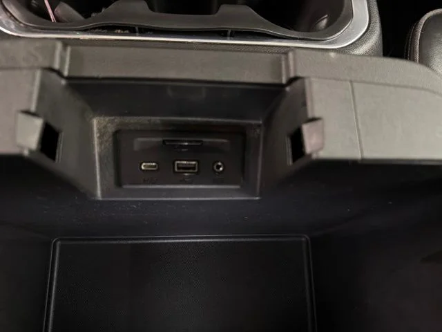 Used 2022 Black Chevrolet High Country image 26