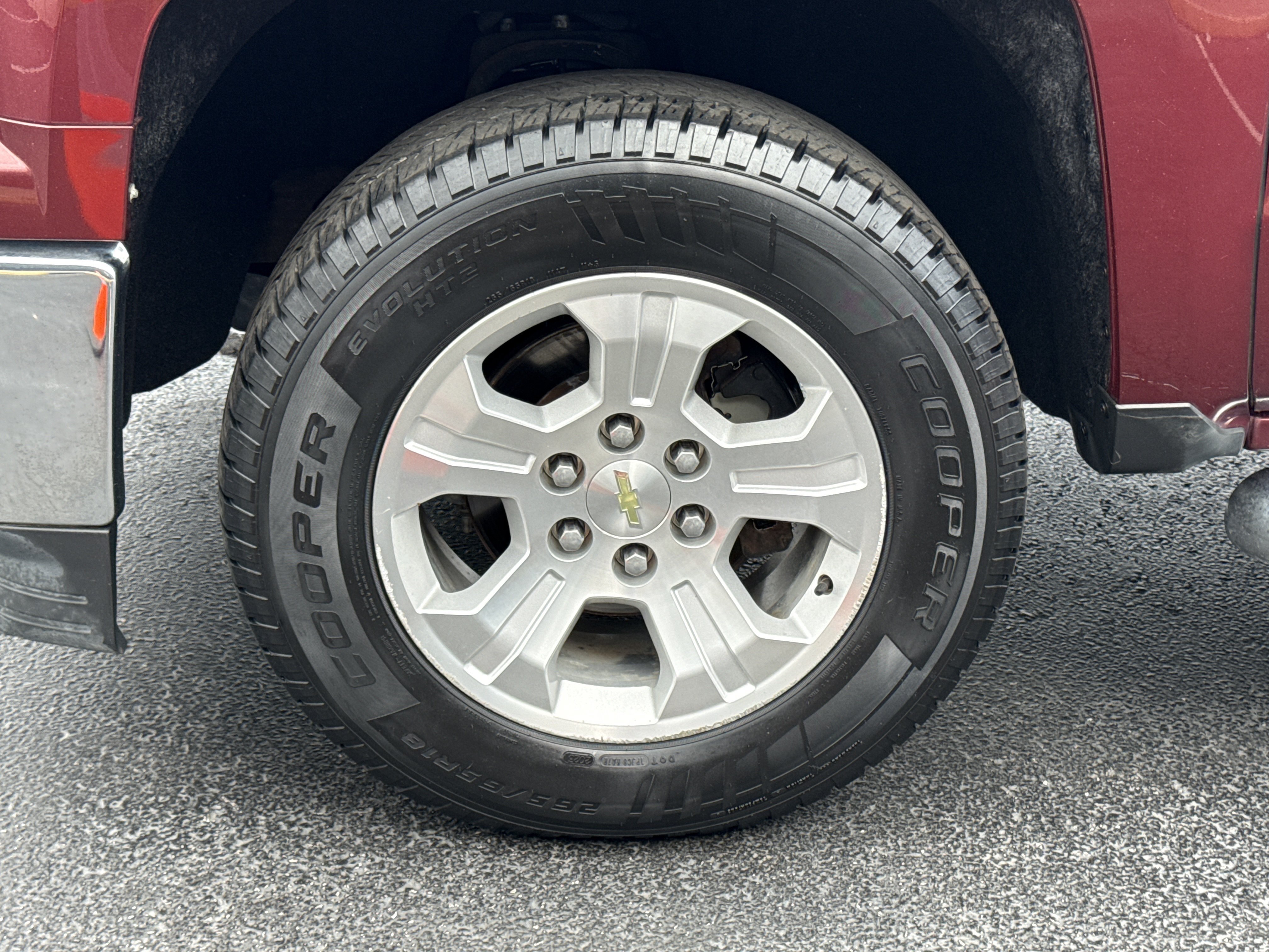 Used 2014 Deep Ruby Metallic Chevrolet LT 4WD image 13