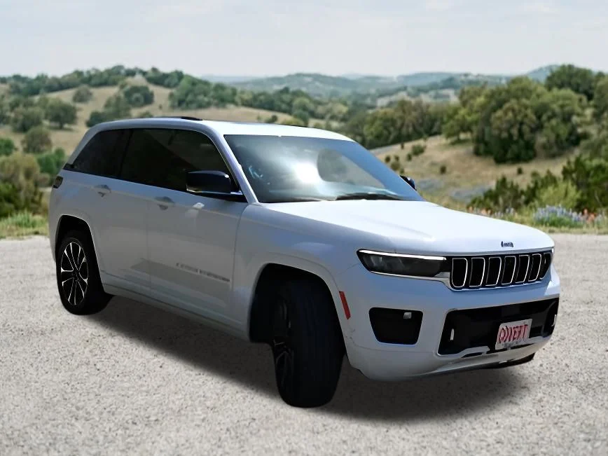 Used 2024 White Jeep Overland image 8