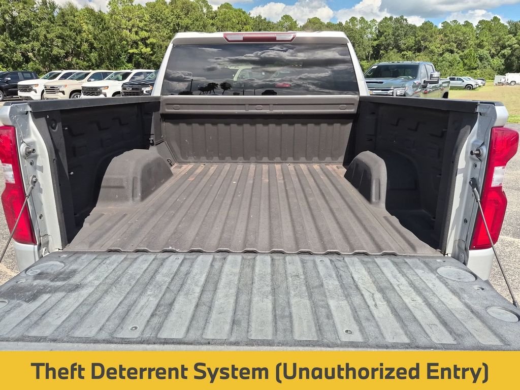 Used 2021 Silver Chevrolet RST image 33