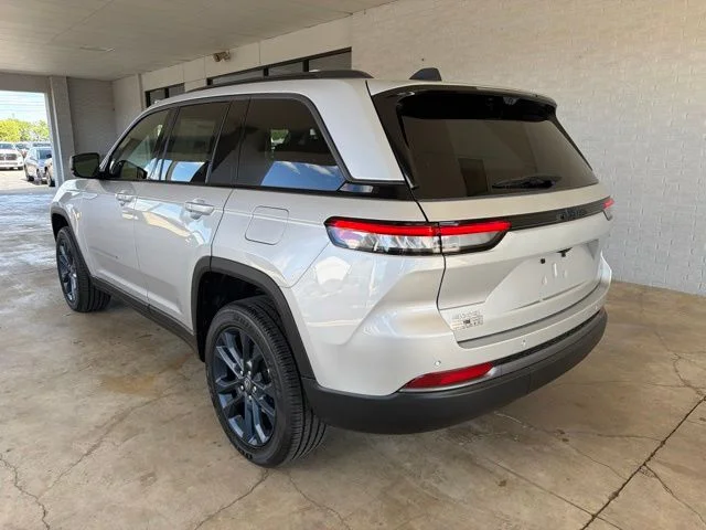 New 2026 Silver Jeep  image 3