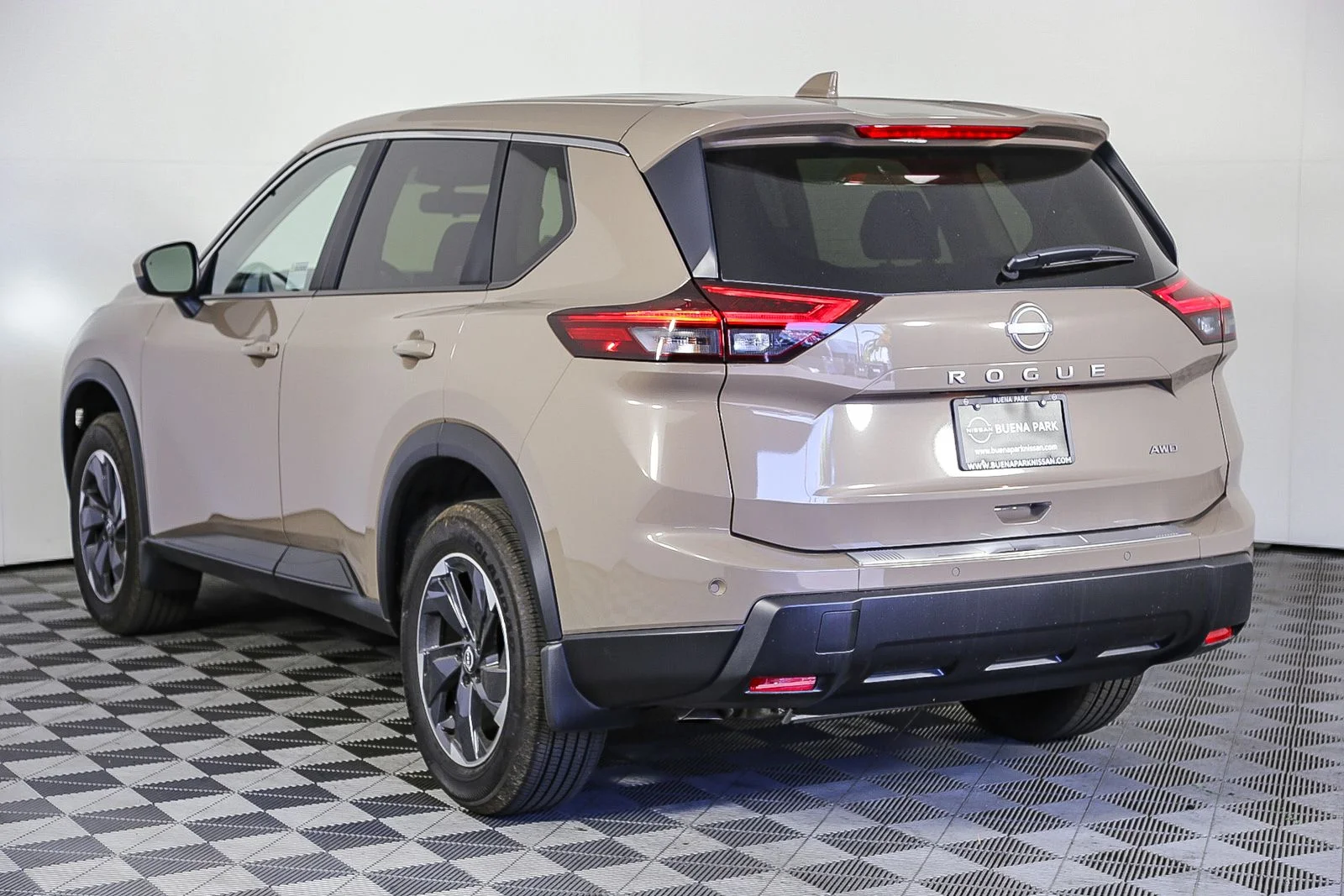 2025 Nissan Rogue SV - Photo 6
