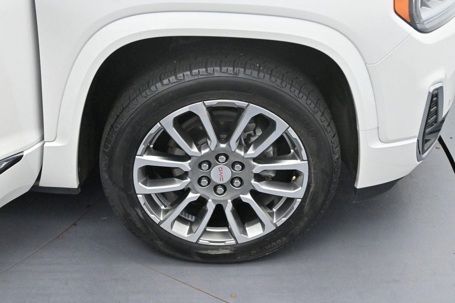 Used 2023 White Frost Tricoat GMC Denali image 37