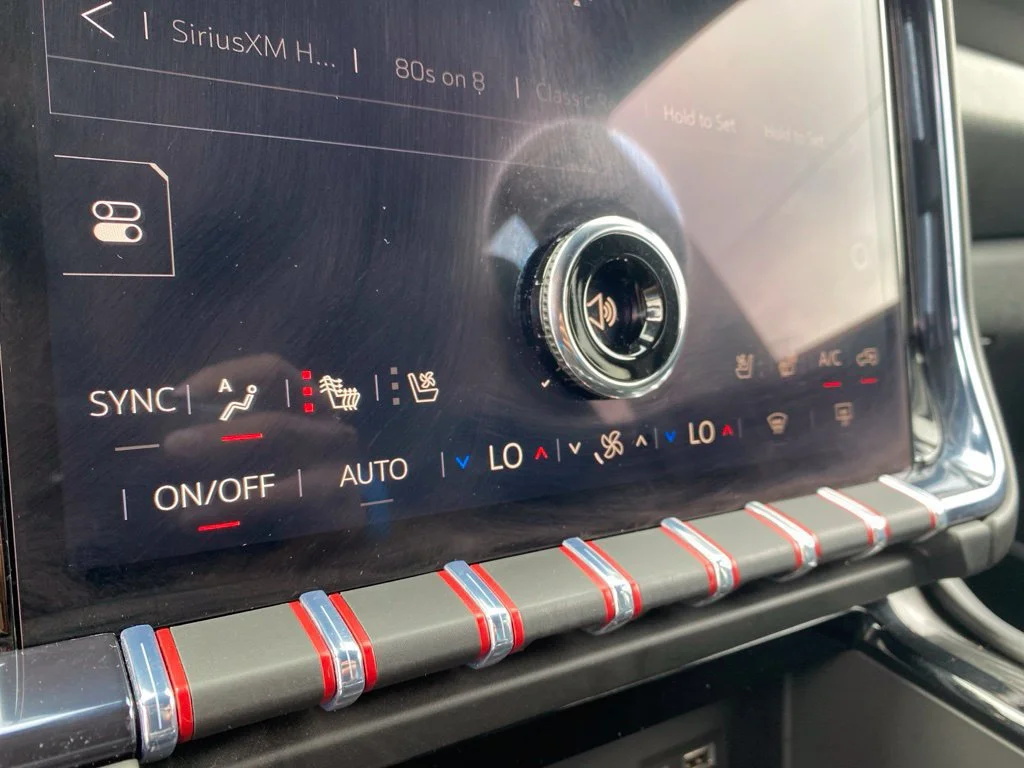 Used 2025 Onyx Black GMC AT4 image 36