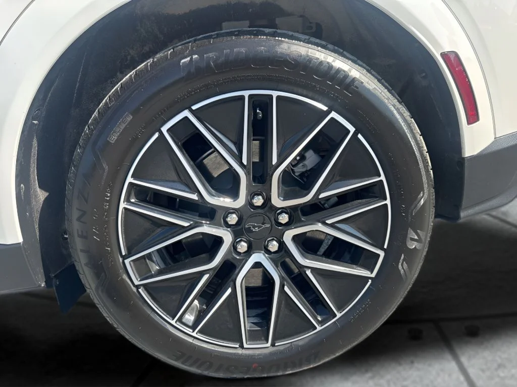 Used 2025 White Ford Premium image 34