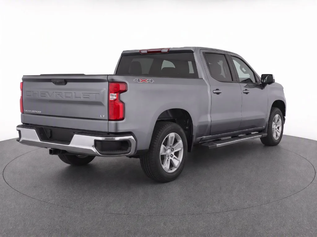Used 2022 Satin Steel Metallic Chevrolet LT image 4