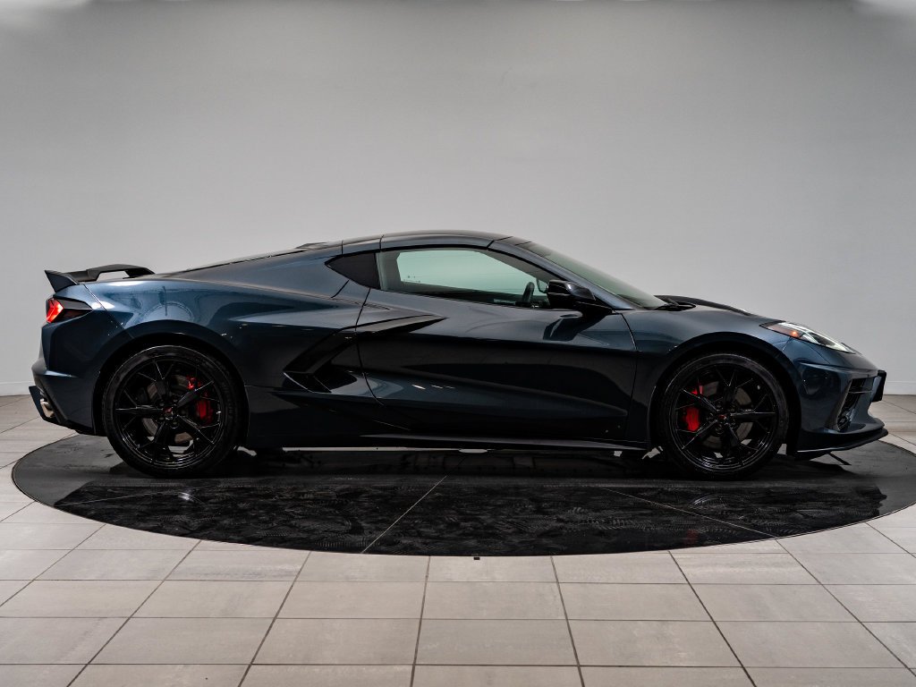 Used 2020 Shadow Gray Metallic Chevrolet Stingray image 11