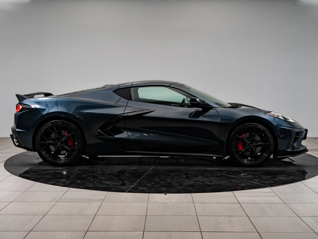 Used 2020 Shadow Gray Metallic Chevrolet Stingray image 11