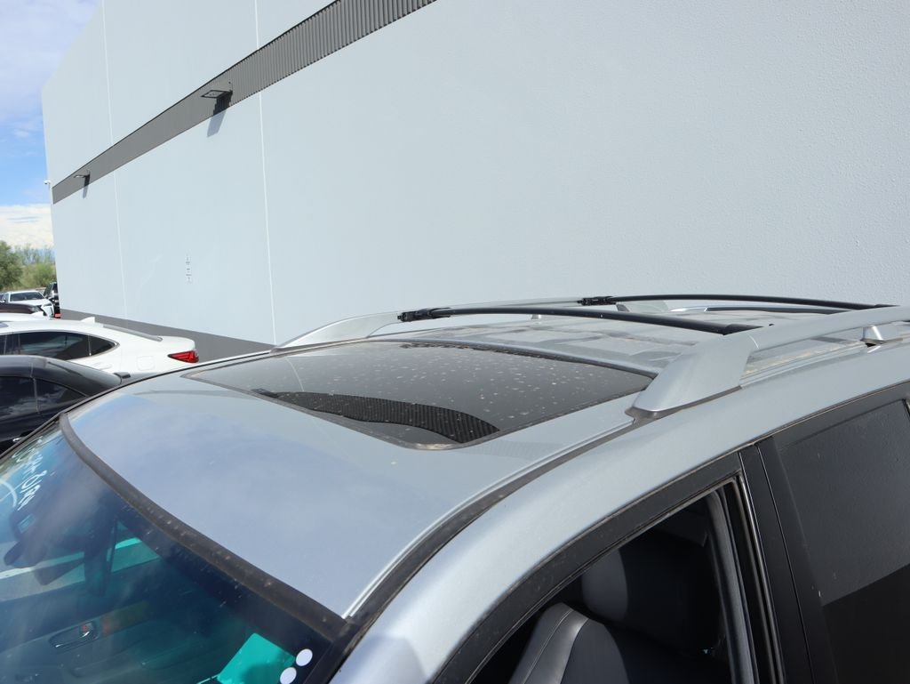 Used 2006 Titanium Metallic Lexus 470 image 5
