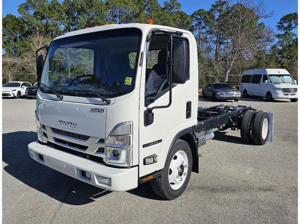 2026 Isuzu NPR-HD's photo