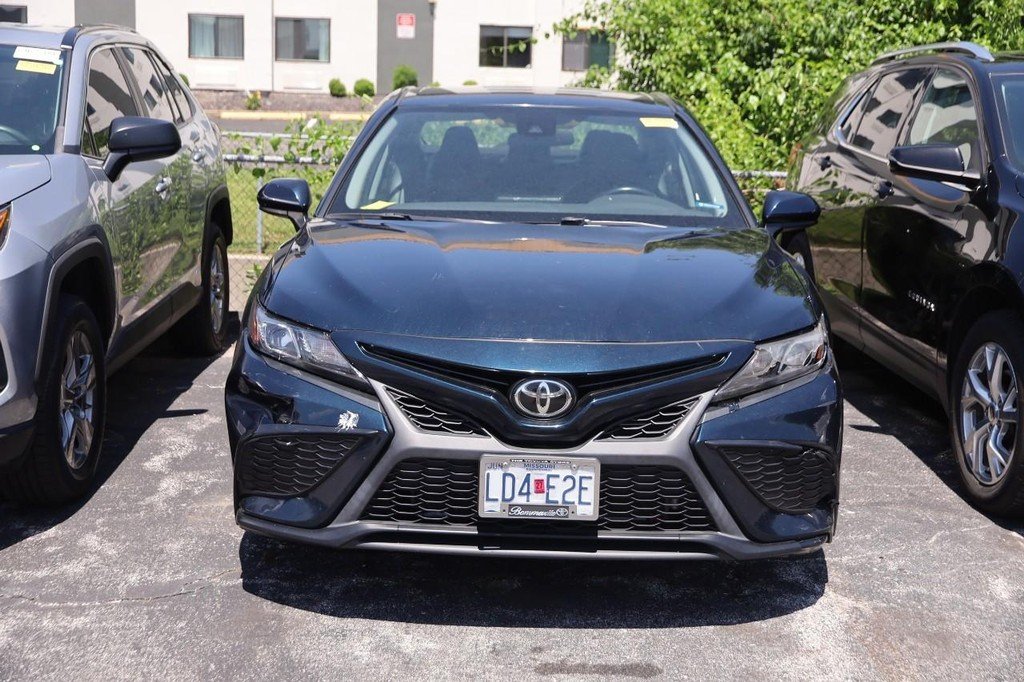 Used 2021 Aqua Toyota SE Auto image 3