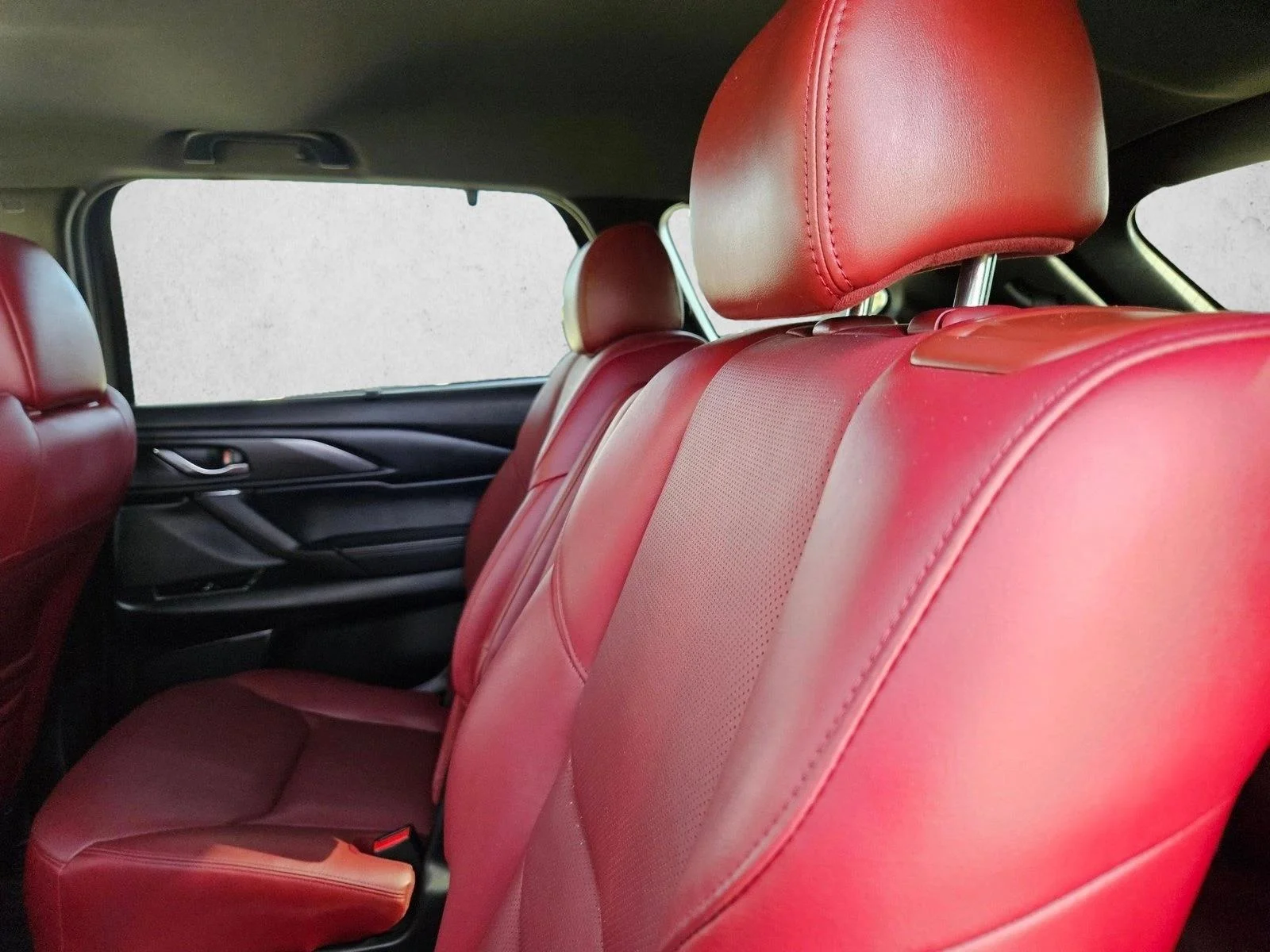 Used 2021 Polymetal Gray Mazda Carbon Edition image 23