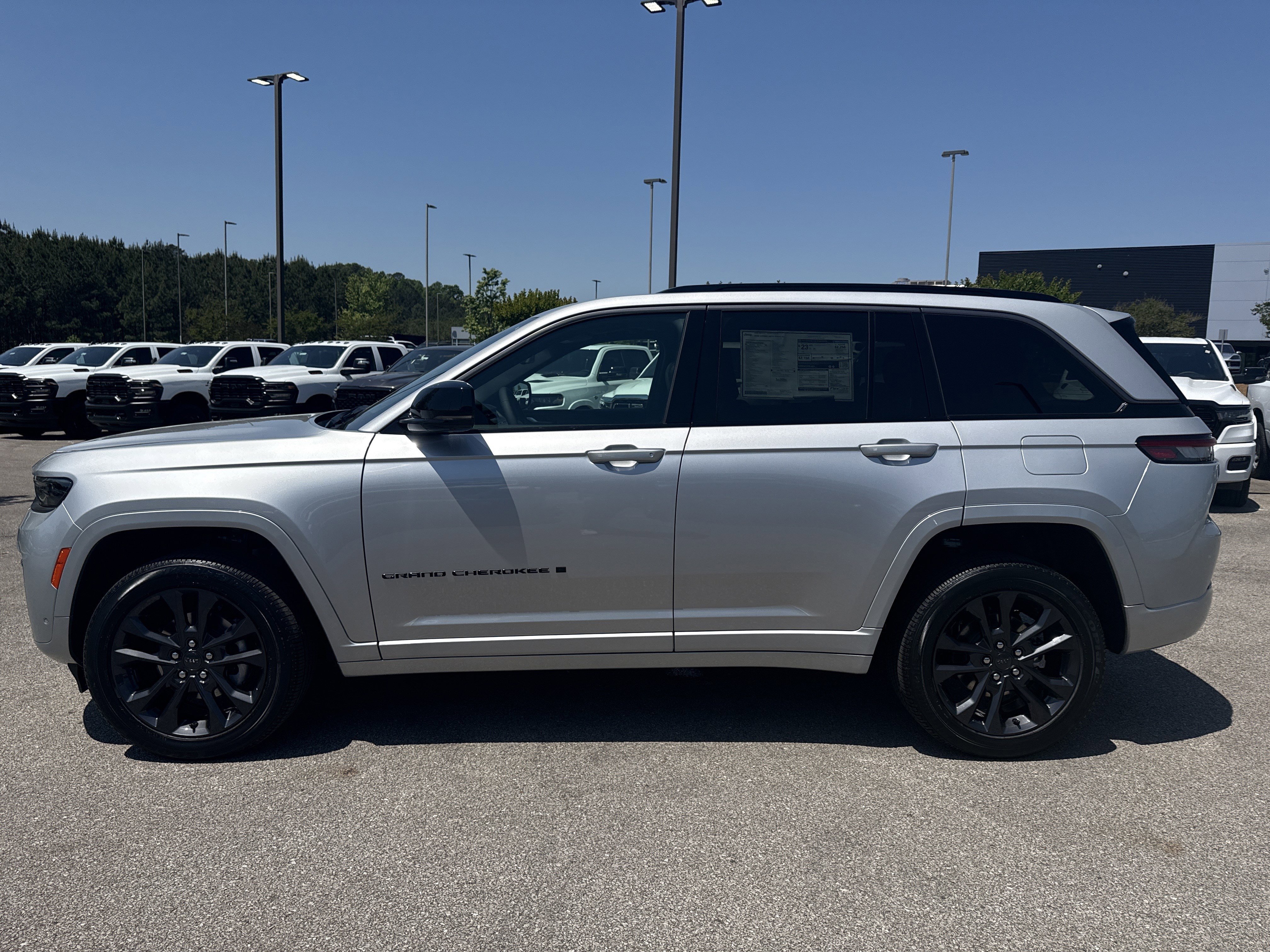 New 2026 Silver Zynith Jeep Limited Reserve image 4