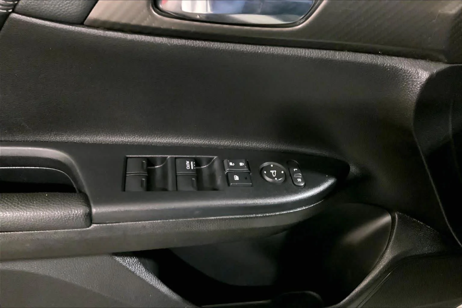 Used 2017 White Orchid Pearl Honda Sport image 34