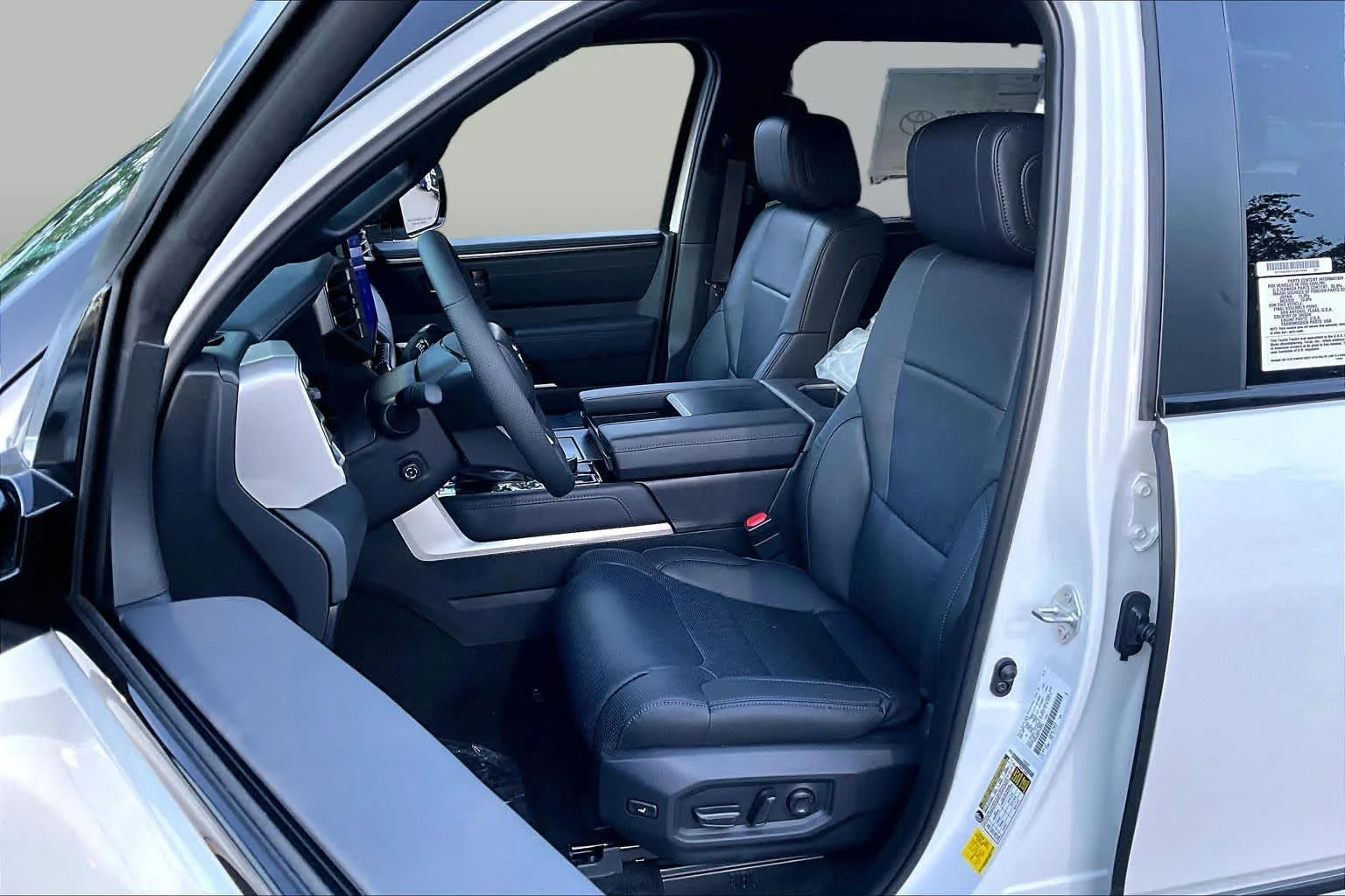 New 2026 Wind Chill Pearl Toyota Platinum image 9