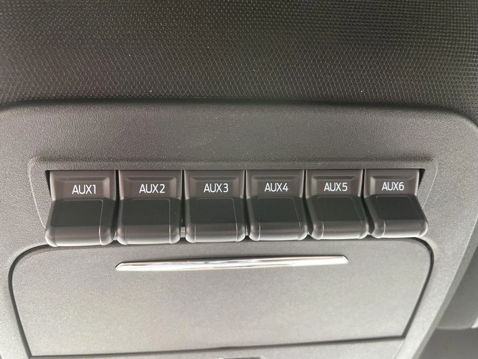 New 2026 Carbonized Gray Metallic Ford Tremor image 30