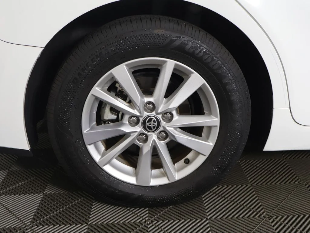 Used 2025 White Toyota LE image 22