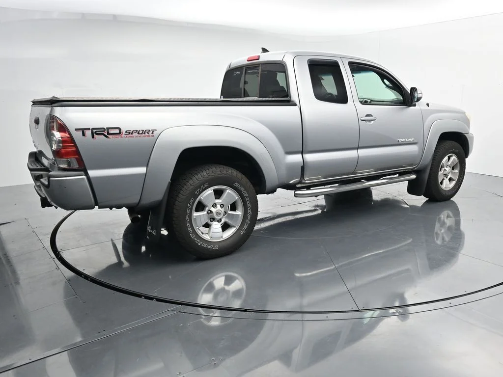 Used 2015 Silver Toyota Base image 8
