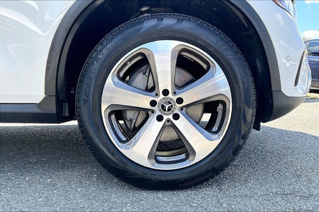 Certified Used 2022  Mercedes-Benz GLC 300 image 9