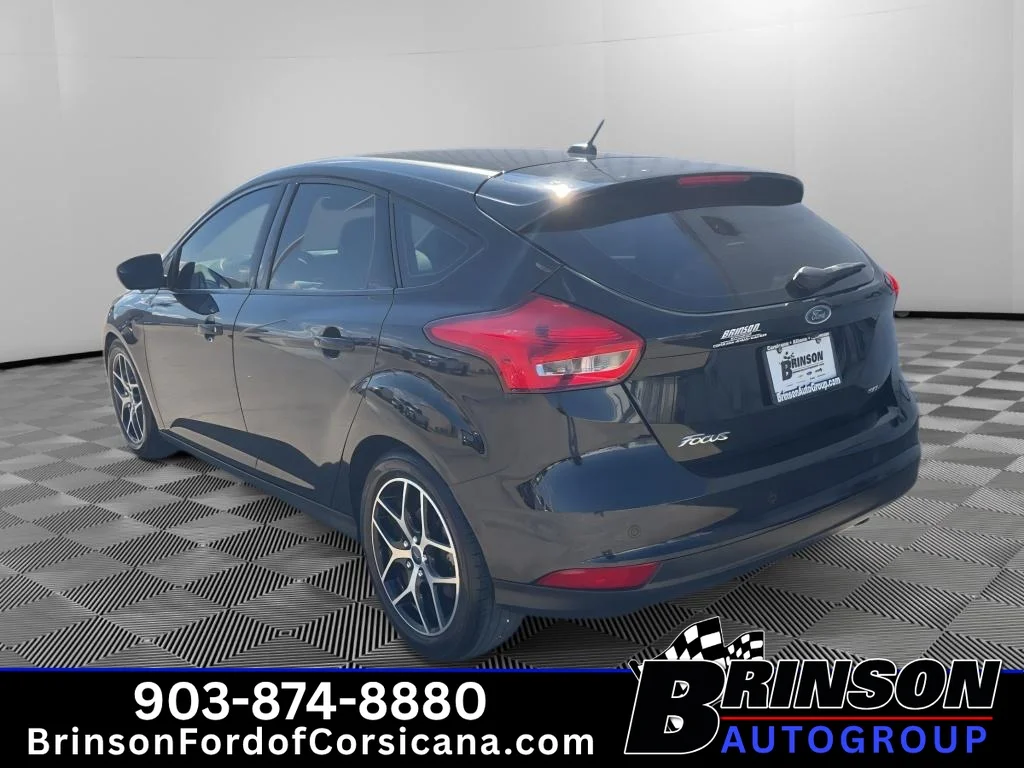 Used 2018 Shadow Black Ford SEL image 5