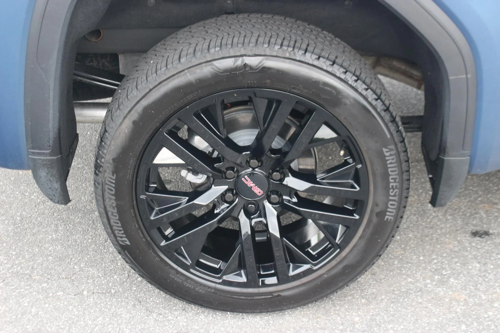 Used 2025 Downpour Metallic GMC Denali image 41
