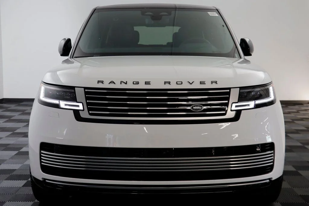 New 2025 White Land Rover SV image 28