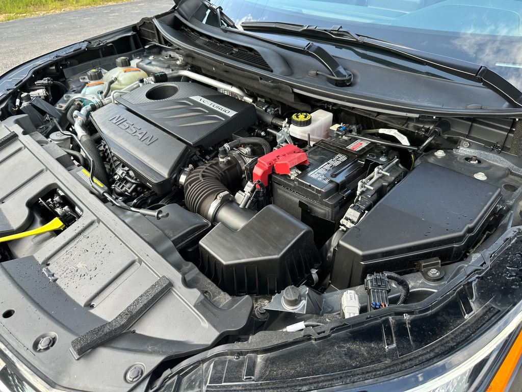 Used 2025 Gray Nissan SV image 27