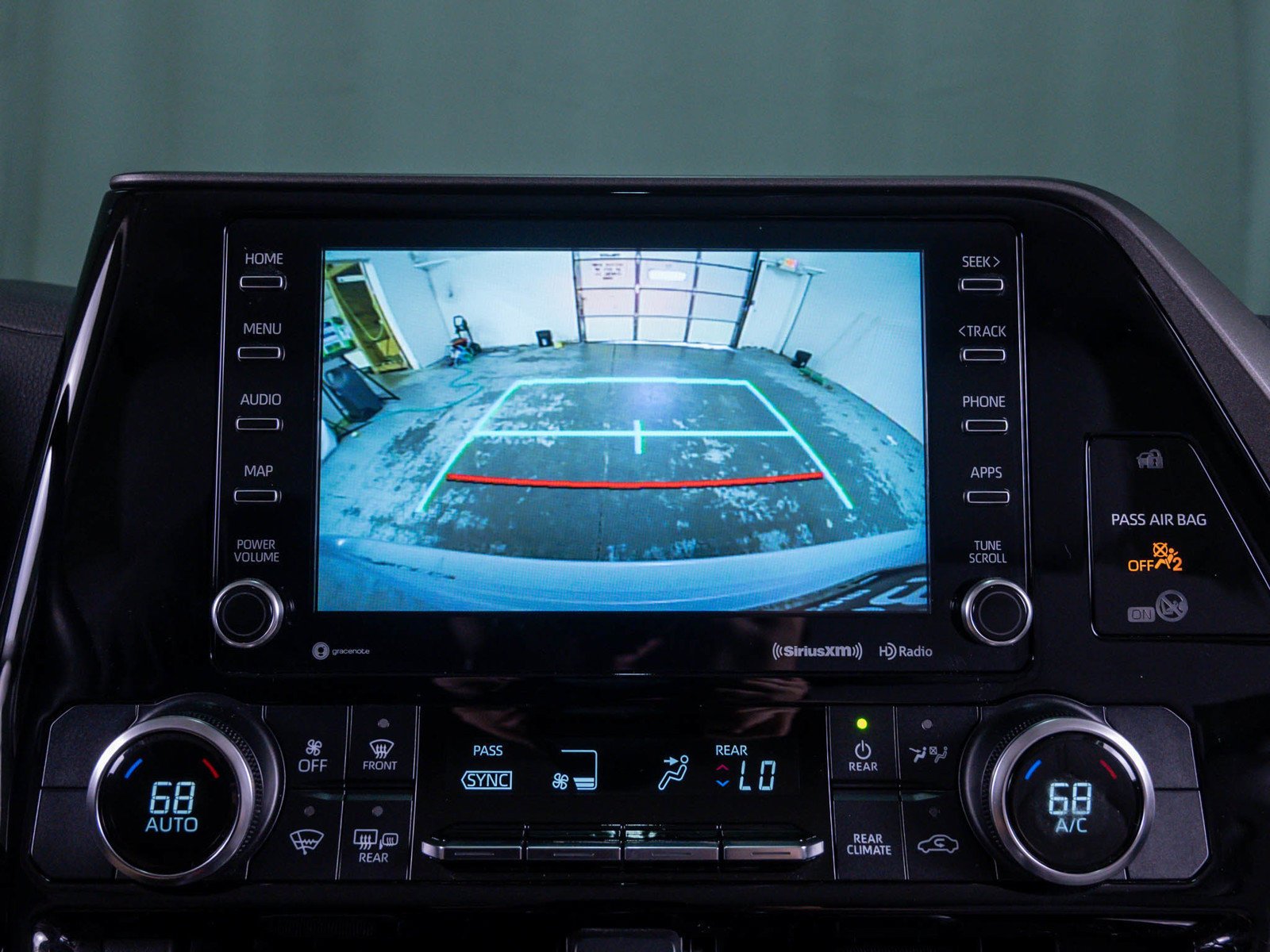Used 2022 Pearl Toyota LE image 28