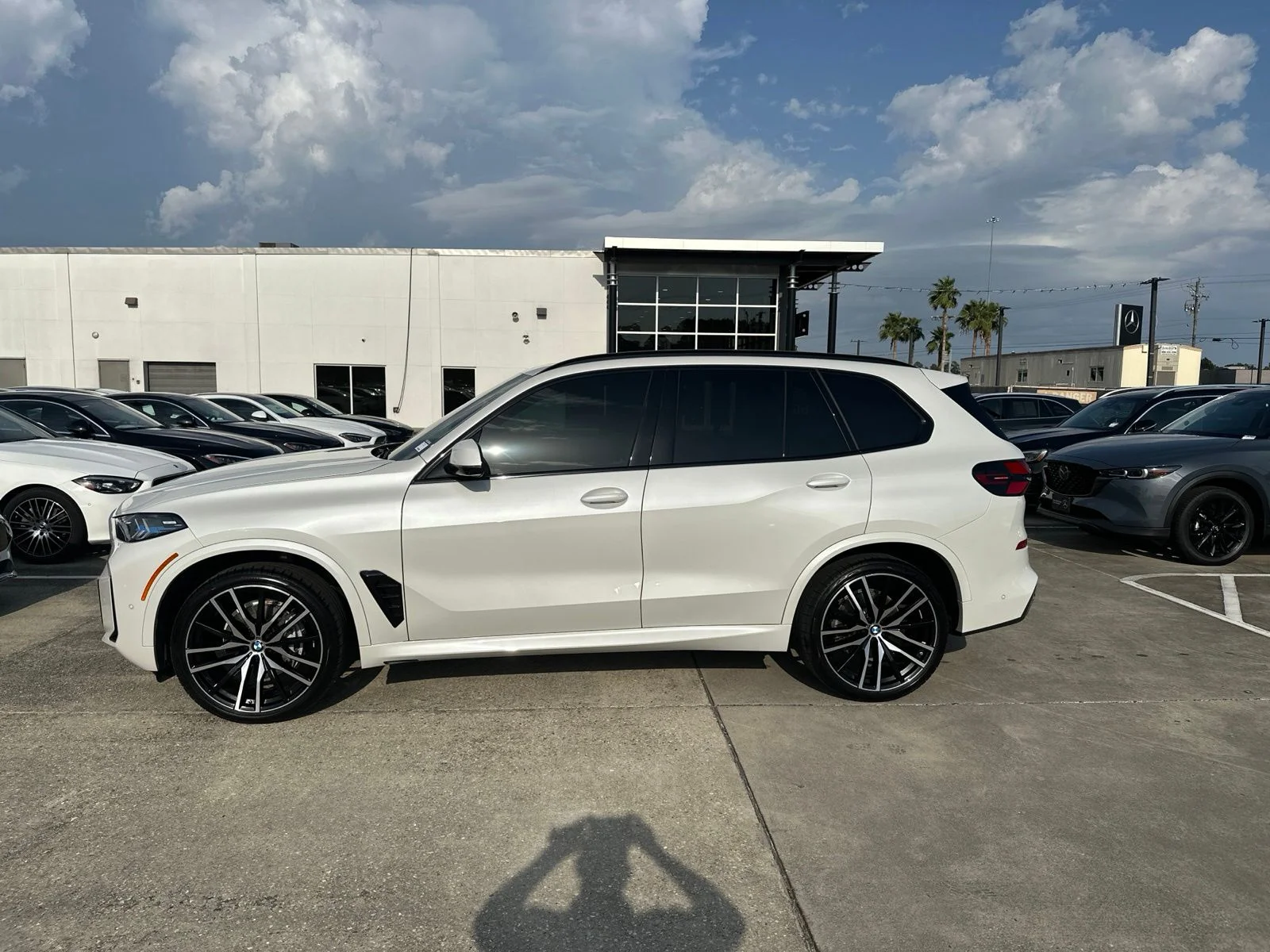 Used 2026 White BMW sDrive40i image 2