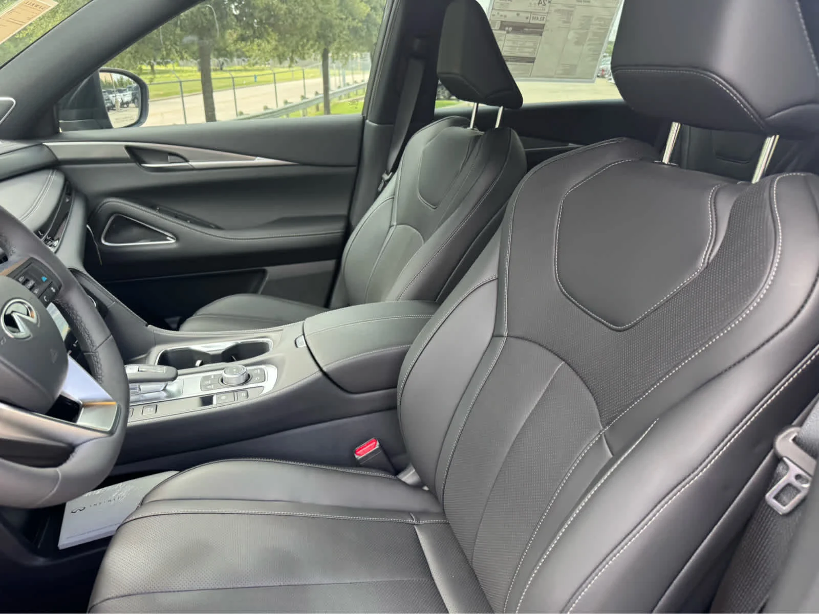 New 2027 2T GRPT SHDW INFINITI Sport AWD image 8