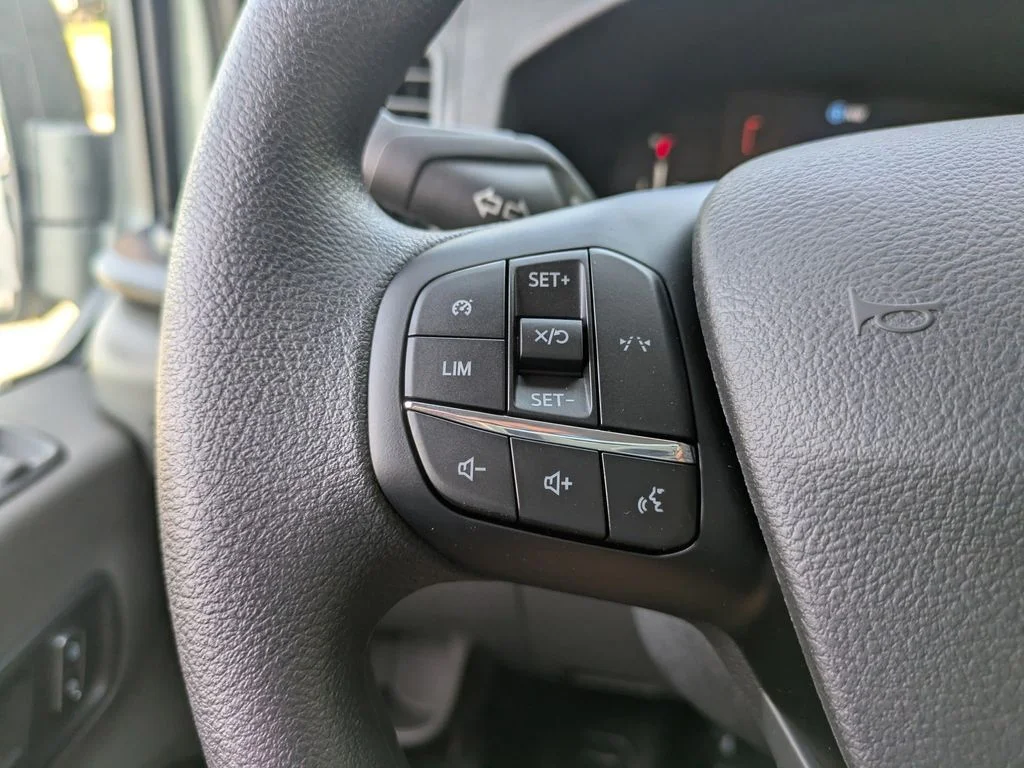 New 2026 Oxford White Ford Base image 25