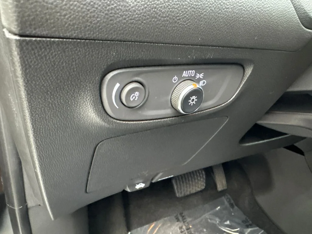 Used 2025 Black Buick Preferred image 50
