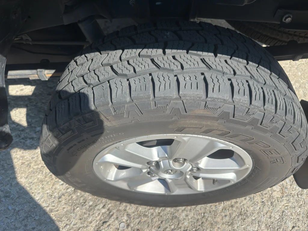 Used 2016 Black Toyota SR5 image 6