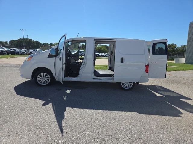 Used 2020 White Nissan SV image 36