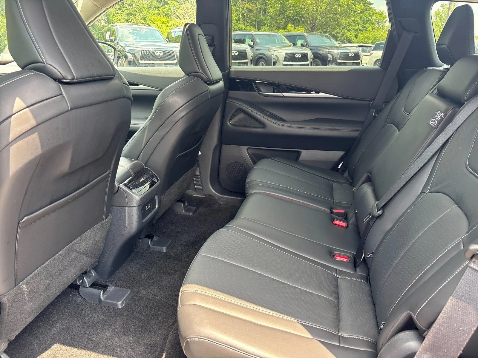 Certified Used 2025 Mineral Black INFINITI PURE image 32