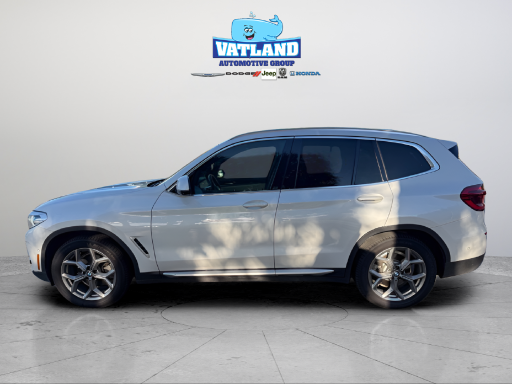 Used 2021 White BMW sDrive30i image 2